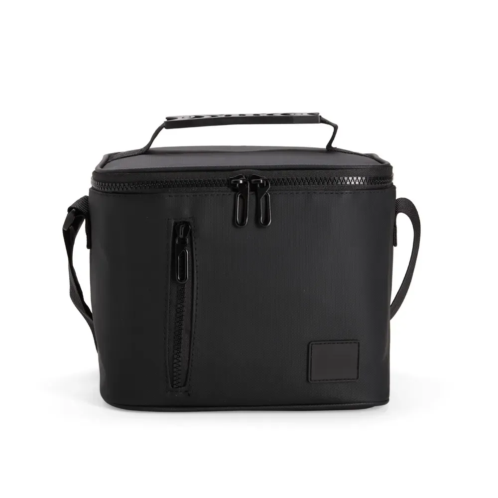Bolsa Térmica de Poliéster e PVC 6L com Placa Emborrachada Personalizada, cor preto