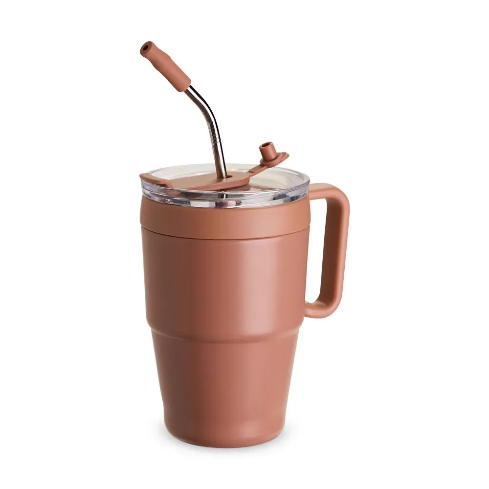 Caneca térmica inox 600ml com canudo e base antiderrapante, cor marrom, personalizada