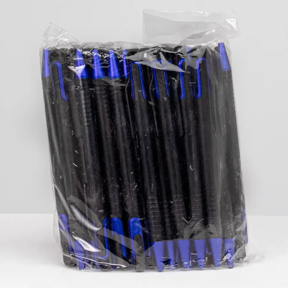 "Caneta plástica personalizada azul, pacote com 50 unidades"