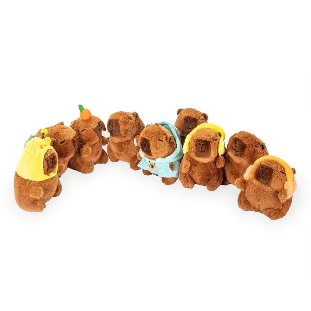 Chaveiro personalizado de pelúcia em formato de capivara, com botão sonoro