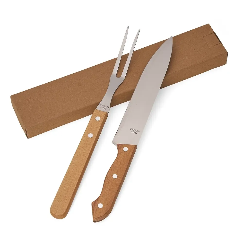 Kit Churrasco 2 Peças em embalagem kraft, cor madeira
