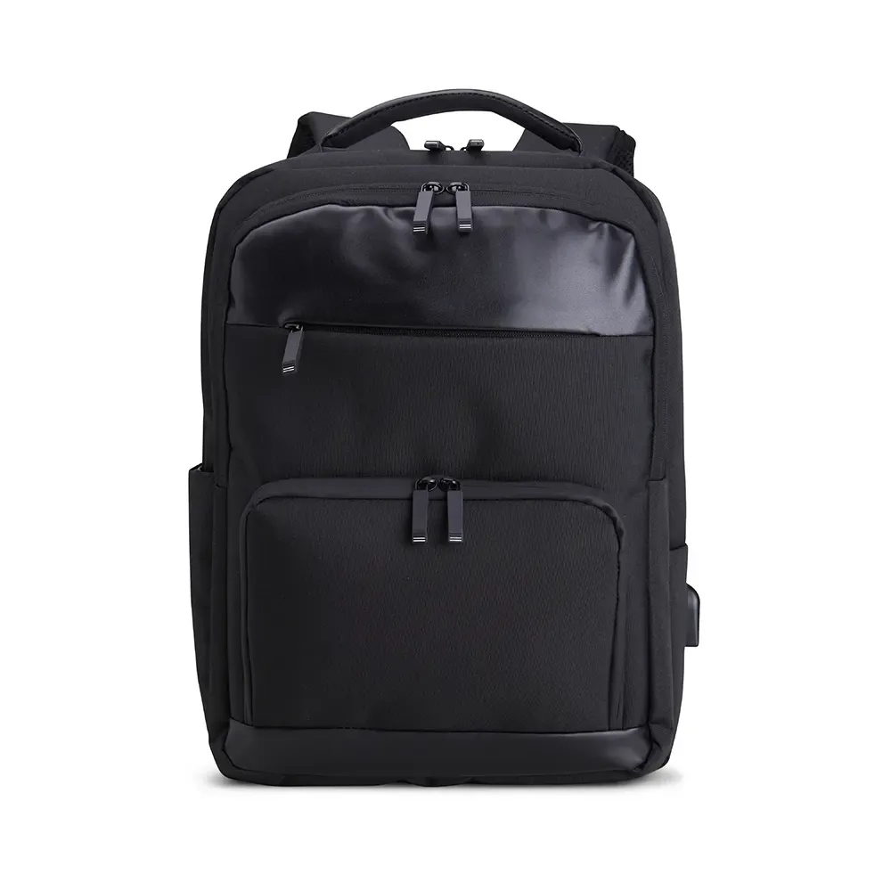 Mochila personalizada de poliéster com USB e detalhes em couro sintético, cor preta