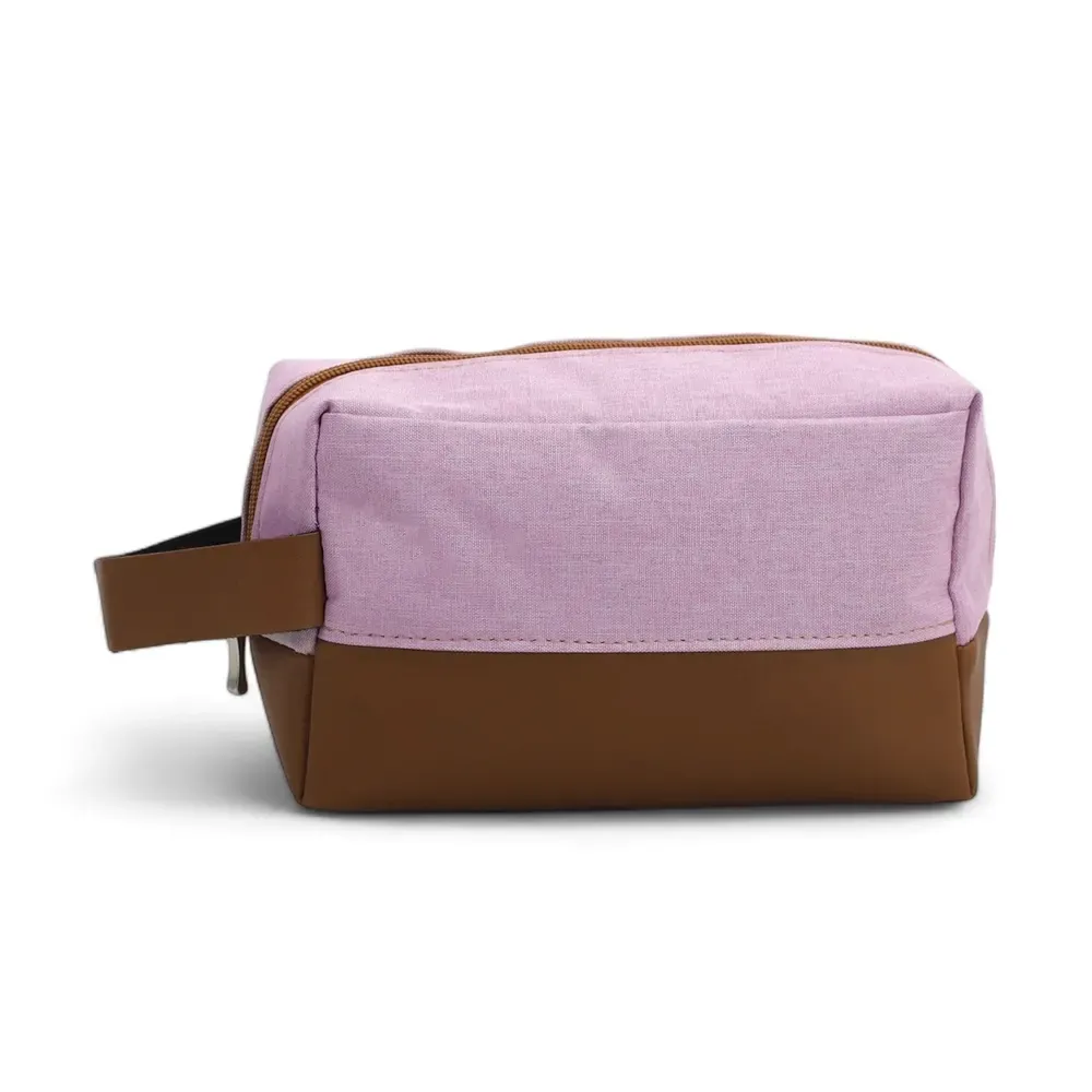 Nécessaire personalizada de nylon com detalhes em couro sintético, cor rosa